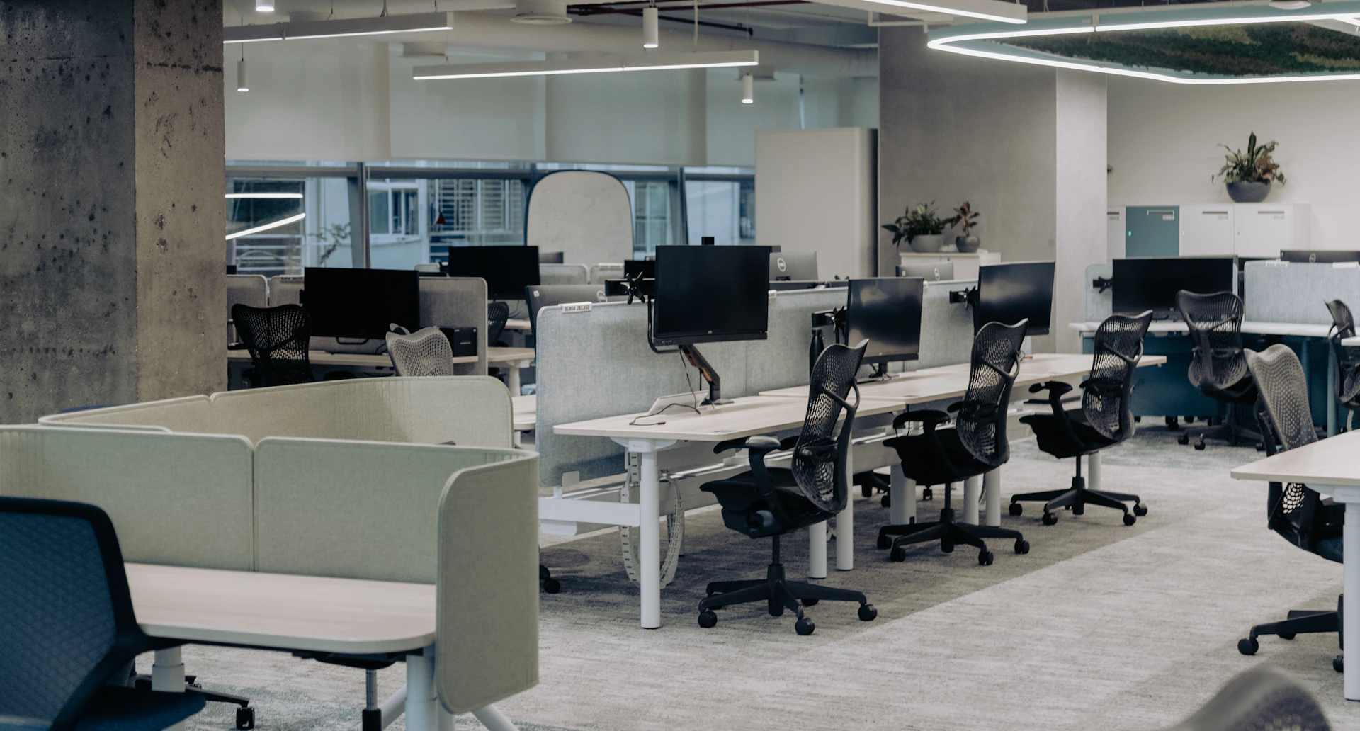 Multi-seater office workstation furniture